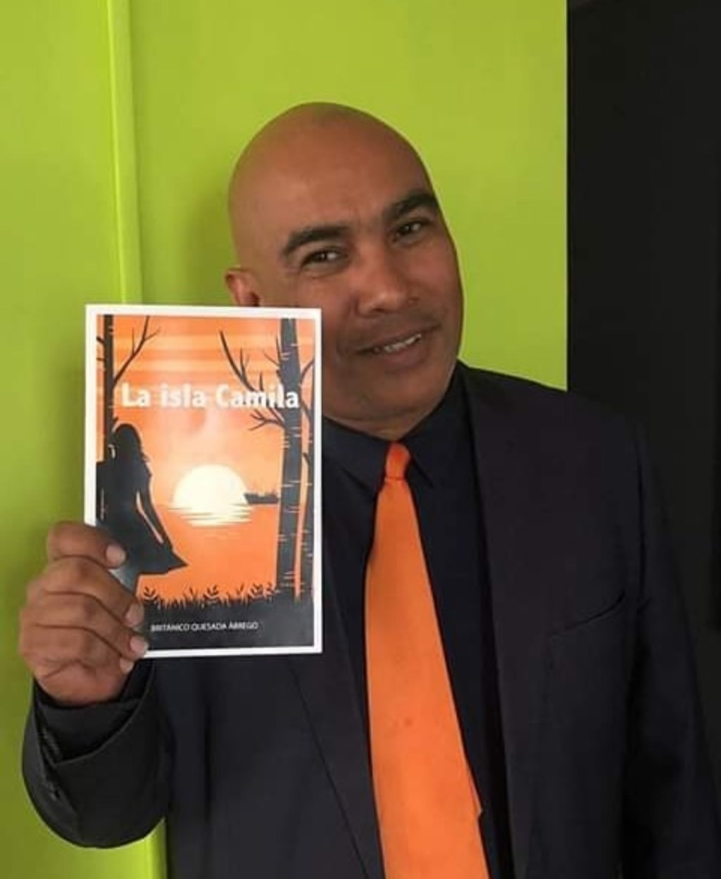 El escritor Fígaro apunta al mercado internacional para colocar sus&nbsp;obras