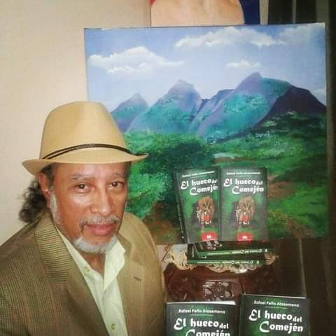 Escritor  panameño  ultima detalles de sus nuevas&nbsp;obras