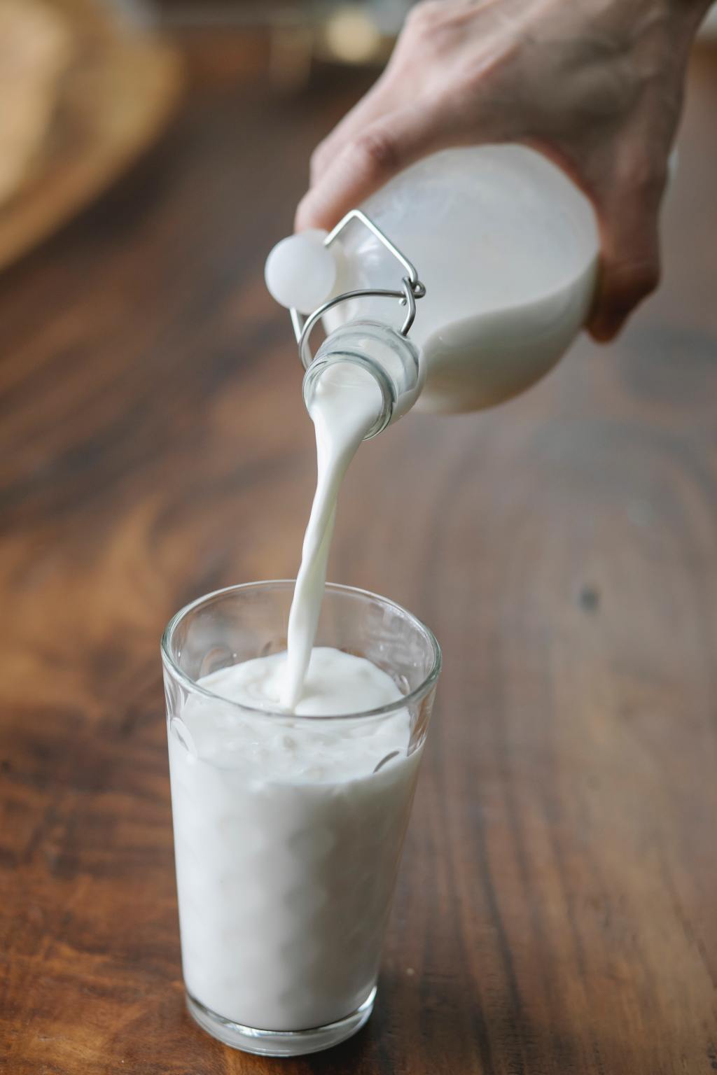 Consumo de leche ayuda a mantenerte hidratado de modo&nbsp;saludable